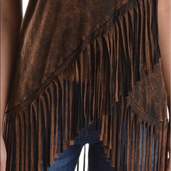 🔥🎉HP🎉Sleeveless Mineral Wash Fringe Tank Top - Picture 8 of 13